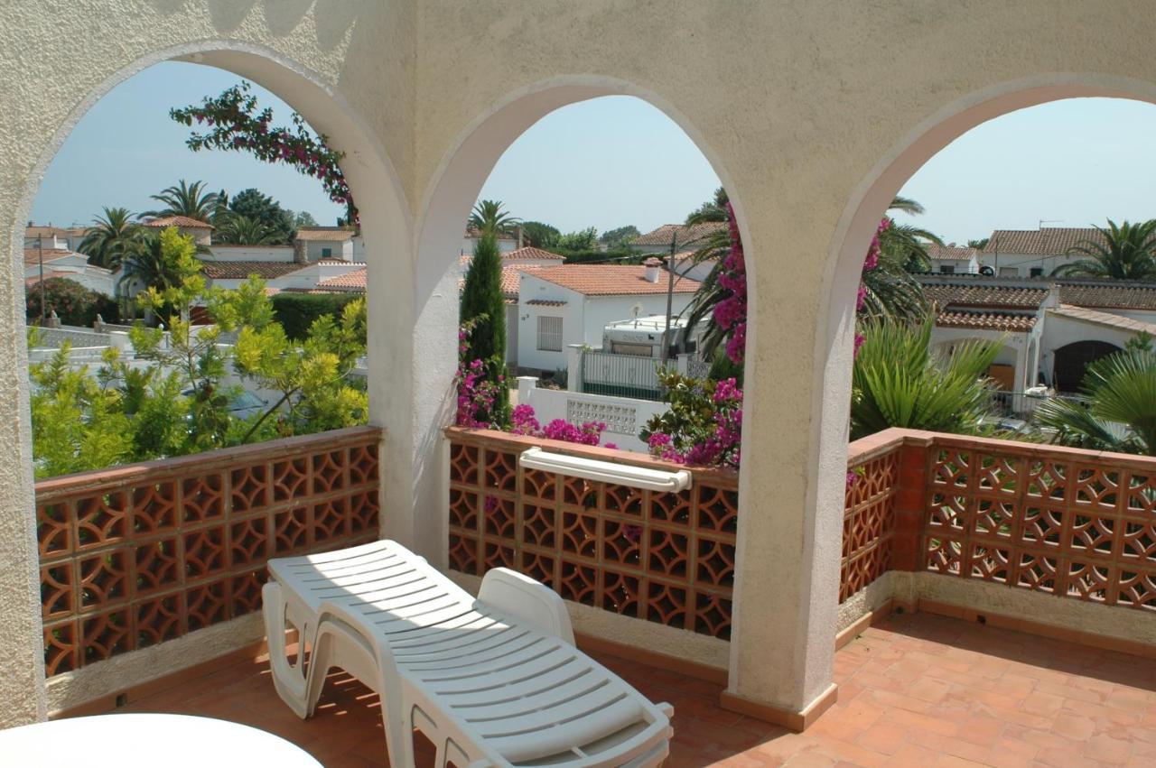 Villa Sol Емпуриабрава Стая снимка
